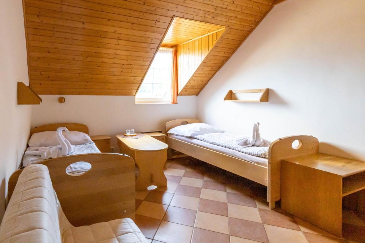 Horsky Hotel Rajska Bouda Malenovice  Ngoại thất bức ảnh